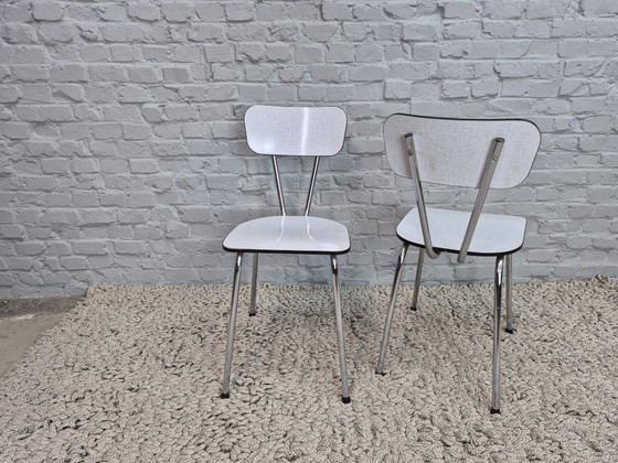 Lot de 2 Chaises de Cuisine Design Vintage par Brabantia, Formica Marbré Blanc, Pays-Bas, Années 1960 (photo 3 of 7)