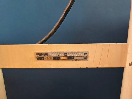 Image 1 of Due rare lampade per terapia UV Philips (1935) – Design industriale e medico