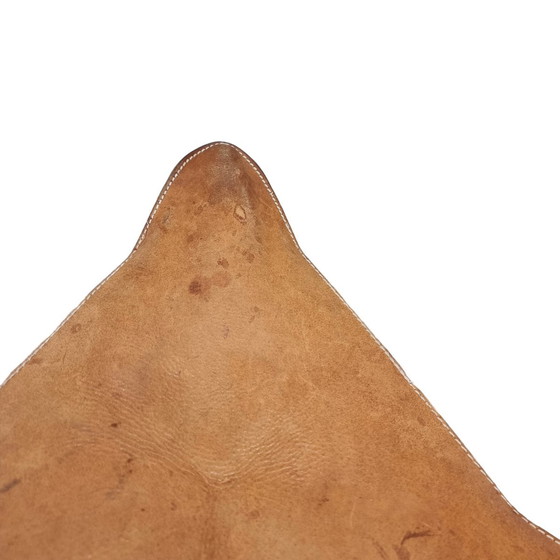 Image 1 of Vintage leren driepoot krukje