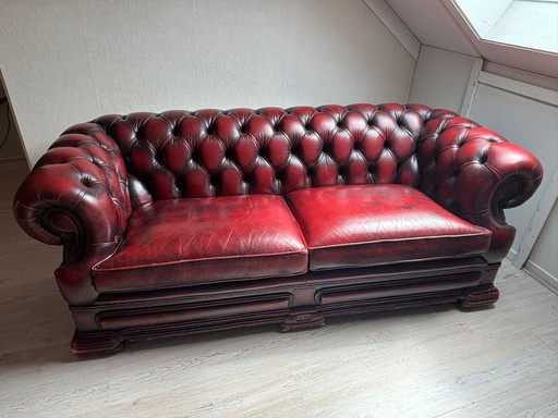 Prachtige bank in chesterfield stijl