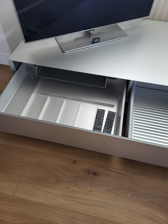 Image 1 of MDF Italia aluminium kast