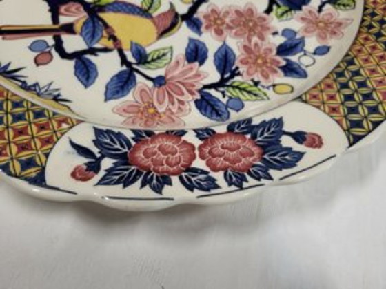 Image 1 of Large porcelain dish, Imari design Japan