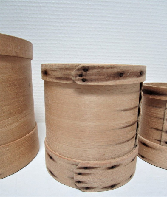 Image 1 of cinq boîtes gigognes bois patiné vintage