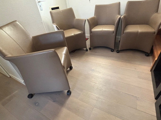 4 dining chairs on wheels Bert Plantagie