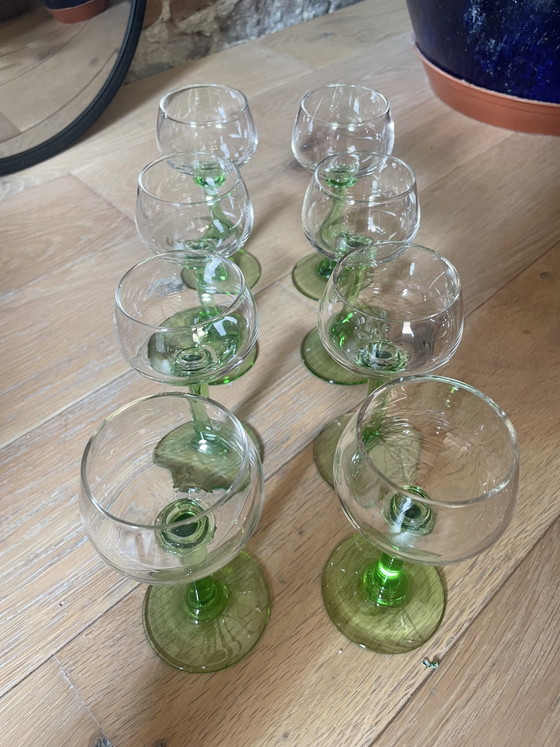 Image 1 of Ensemble de 9 verres à vin/à porto vintage d'Alsace – Verre à l'uranium (14 cm)
