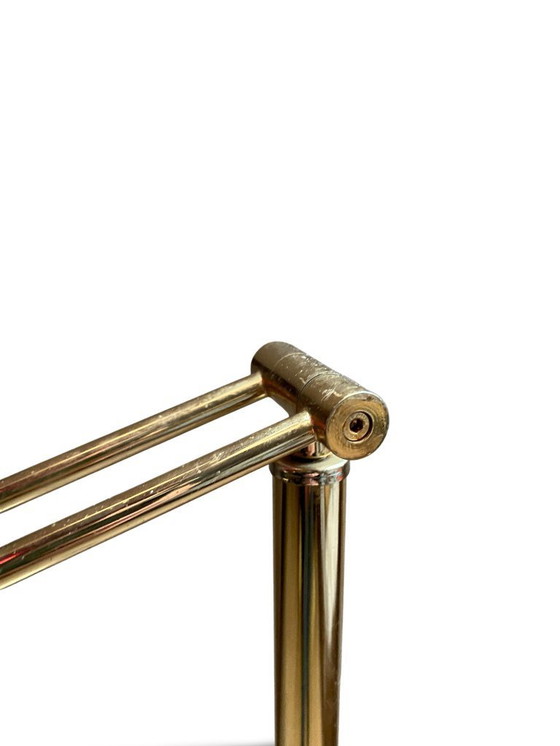 Image 1 of Gelede halogeenlamp in verchroomd messing - Design uit de jaren '90 - Made in Italy - Hoogte 155cm