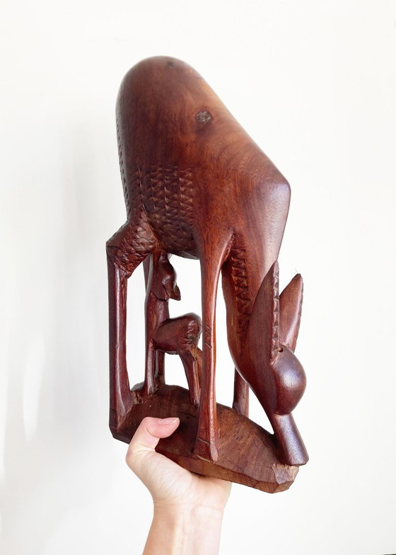 Image 1 of Groot houten vintage beeld - antilope met kalf. Retro hert / ree / gazelle