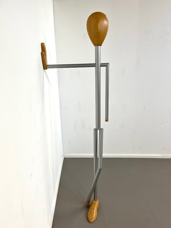 Image 1 of Porte-manteau mural postmoderne en forme humaine, années 1990.