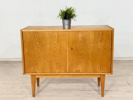 Cómoda Hellerau serie 602 – diseño clásico de mediados de siglo – fresno