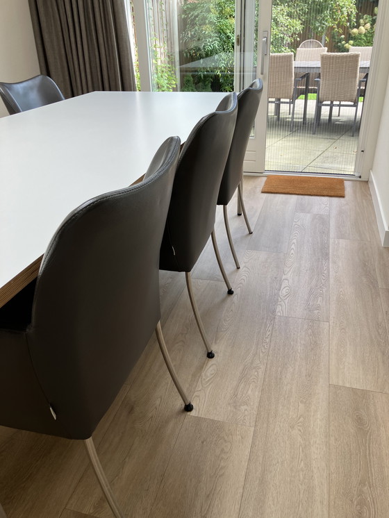 Image 1 of Table Bert Plantagie