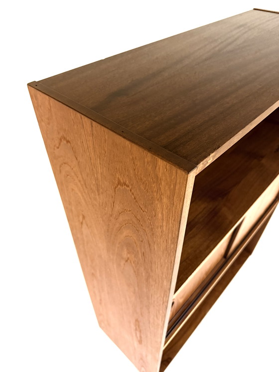 Image 1 of Vintage Deense boekenkast met schuifdeuren ‘60