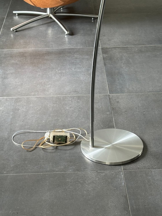 Hala Zeist - 696 - Design Space Age - Vintage - Lampada da terra con paralume cromato, base in alluminio (photo 9 of 11)