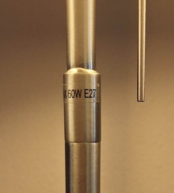 Image 1 of Lampada da tavolo Philips Lirio Design