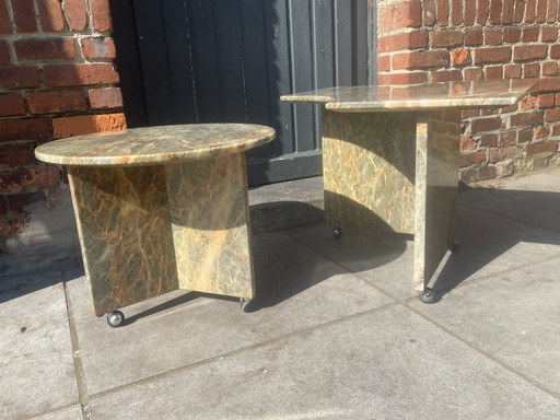 Ensemble de 2 tables d'appoint sur roulettes en marbre/pierre naturelle