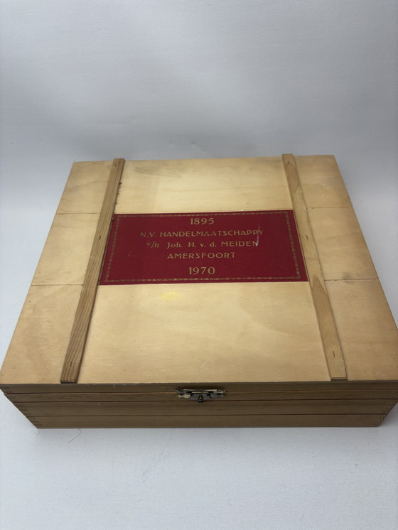 Image 1 of Jubiläumsset 1970 – 12 Gläser in einer luxuriösen Holzbox – vergoldet