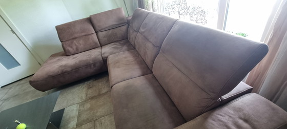 Image 1 of Montel Moved hoekbank met relax functies - choco kleur