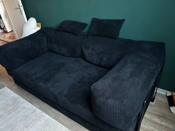 Image 1 of Zwarte designbank Lazy 3-zitsbank in corduroy.