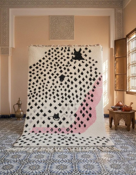 Image 1 of Decorated Moroccan handmade carpet 260cmx160cm