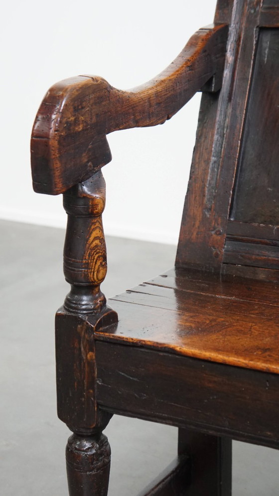 Image 1 of Antica poltrona in rovere del XVII secolo