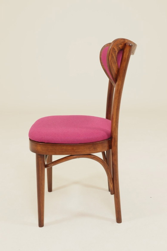 Image 1 of Vintage stoel van natuurlijk frambooskleurig wol en gebogen hout, 1960.