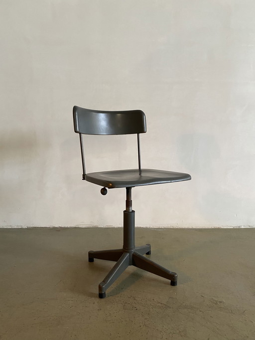 Chaise de bureau grise pivotante, années 1940