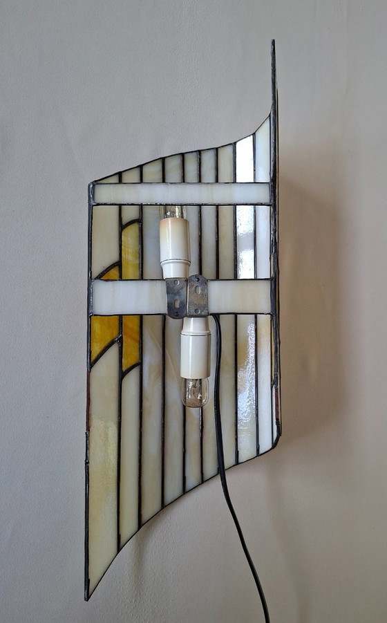Image 1 of Tiffany  wandlamp met gekleurd glas in zwart koperband  Art Deco