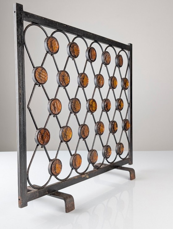 Image 1 of Pantalla de fuego de hierro forjado con diseño de discos naranjas, mediados de siglo, década de 1960