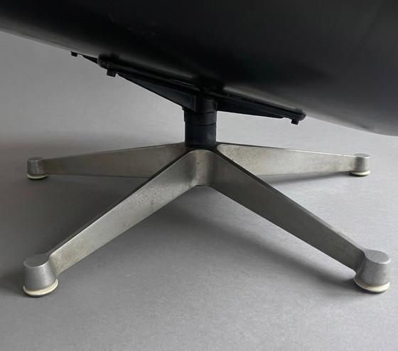 Image 1 of lounge chair e ottoman, Charles and Ray Eames, scocca e pelle nera, prod. Icf ,fine anni '70