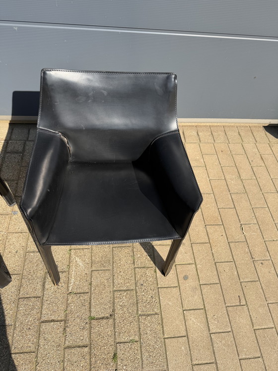 Image 1 of 2x Cassina Cab 413 Mario Bellini met armleuningn in zwart Tuig leder