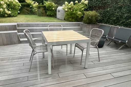 Mesa de comedor cuadrada de jardín TRIBU Natal Alu Teka