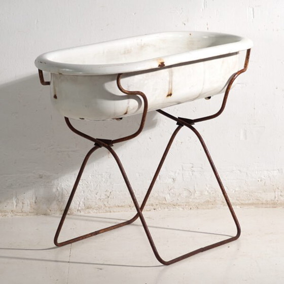 Antique bathtub in enamelled iron – Central Europe, circa 1950 #2 – Decorative Objects, Industrieel (photo 5 of 40)
