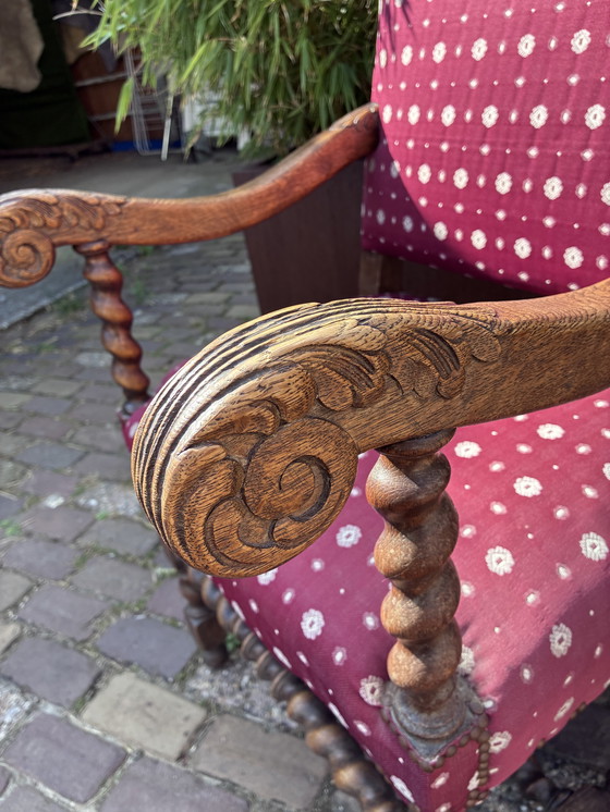 Image 1 of Schlossstuhl mit Schnitzereien