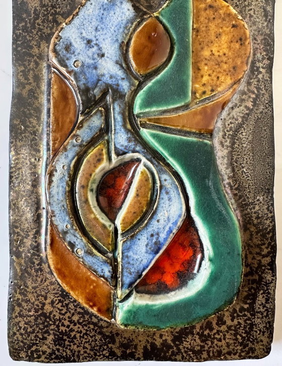 Image 1 of Sculpture murale cubiste en terre cuite émaillée polychrome. Helmut Schäffenacker – Allemagne, années 50