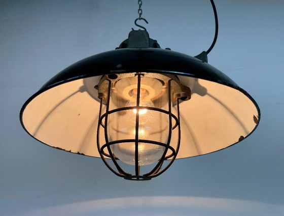 Image 1 of Industriële kooilamp van zwart emaille en gietijzer, jaren 60