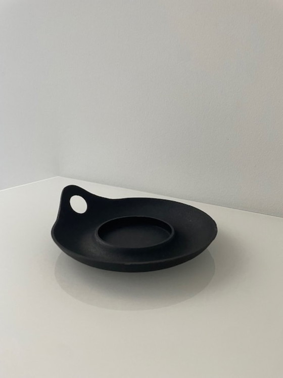 Image 1 of Portacandele dal design moderno in alluminio verniciato a polvere nero.