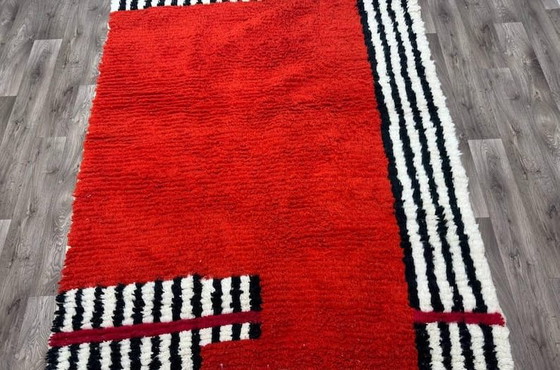 Alfombra bereber roja, tejida a mano con técnicas tradicionales, tamaño 150 x 250 cm. – Alberto Bazzani, Wool (photo 3 of 6)