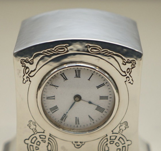 Image 1 of Orologio da carrozza in miniatura Liberty's London 1915 in argento sterling massiccio, stile Tudric Feel