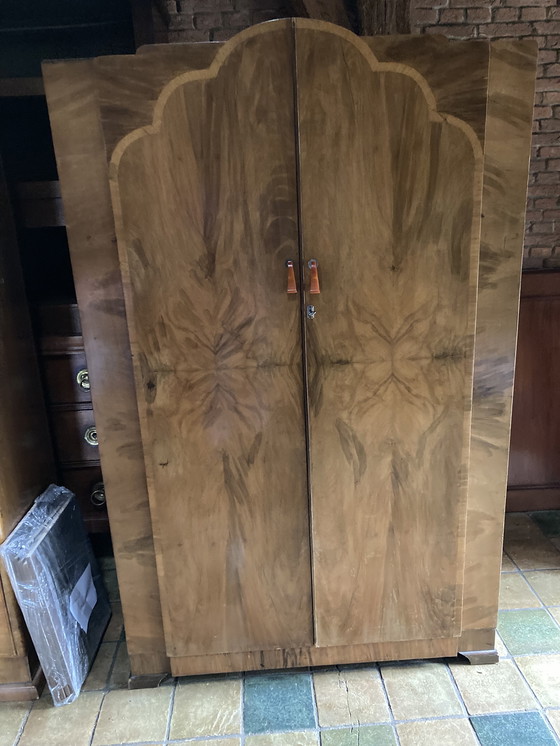 Image 1 of Art deco / nouveau gabinete de chapa de libro de nogal