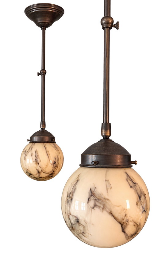 Set of 2 Vintage Pendant Lights with Marbled Glass Globes – 15 cm – hanglampen, Brass (photo 2 of 5)
