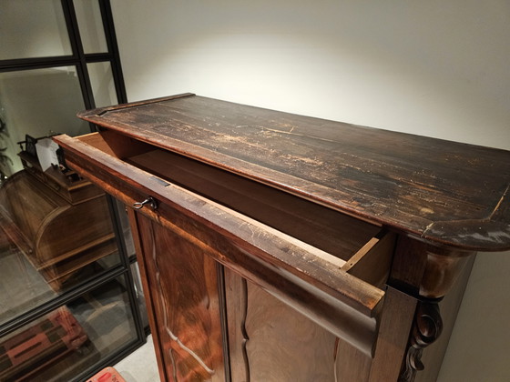 Image 1 of Antiguo armario holandés para ropa blanca con cajones, circa 1800 (transición a Biedermeier), muy buen estado.