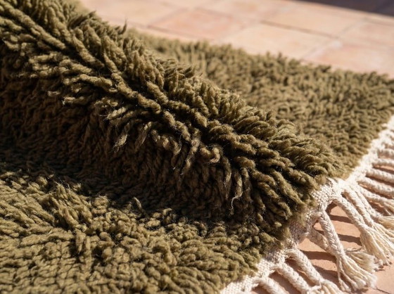 Image 1 of Beni Ouraine vloerkleed van authentieke, natuurlijke groene wol, 150x250 cm