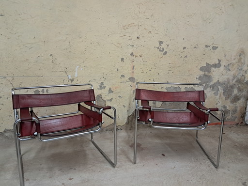 2 wassily chairs