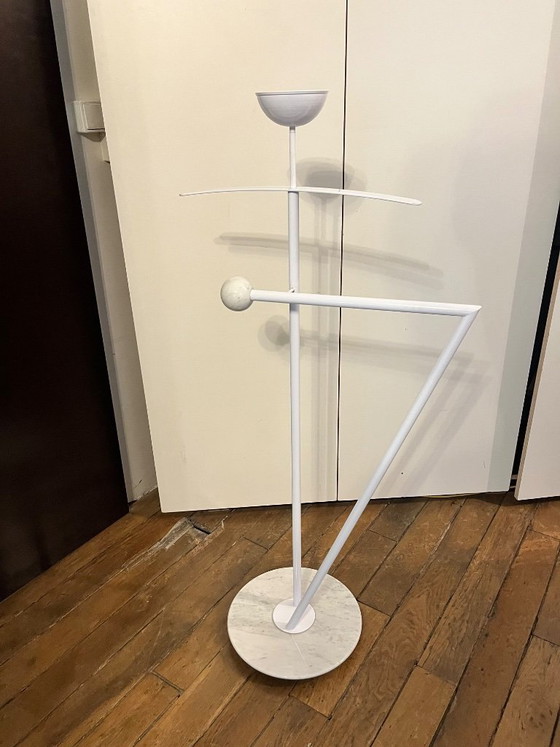 Image 1 of Fly Line Valet Stand, Italy, 1990s, White Lacquered Metal, Carrara Marble Top, Post-Modern Design
