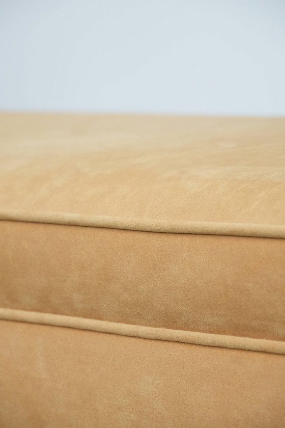 Image 1 of Mosterdgele stoffen vintage bankje/ raambankje uit eind 20e eeuw