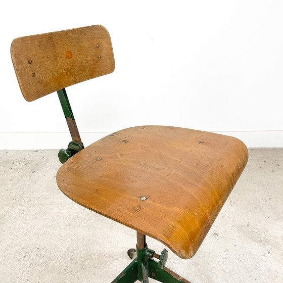 Industrial stool with wooden seat and backrest, green, Sormel, Office chairs, Metal, Brown, Vintage (photo 4 of 11)