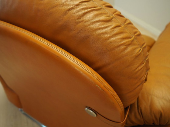 Image 1 of Fauteuil orange, design de l'âge de l'espace, années 1960, production : Italie