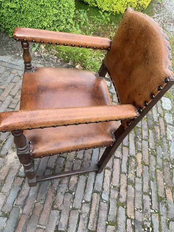 Image 1 of 4 Armstoelen Met Schapenleer en Gestoffeerd Met Slagveren