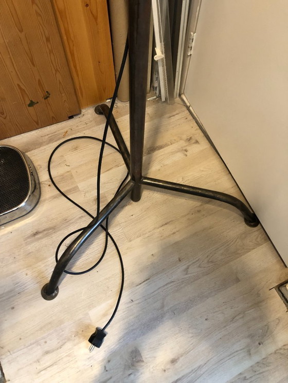 Image 1 of Hoge theater lamp spot industriele lamp op gietijzeren staander - uitschuifbaar - 220cm