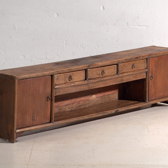 Antique low cabinet in pine wood – China, circa 1900 – Storage cabinet, Iron (photo 4 of 40)