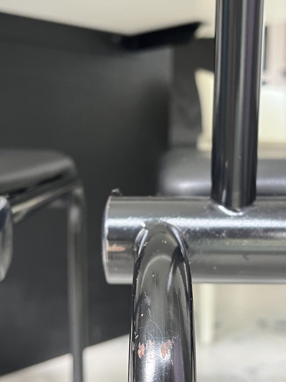 Image 1 of 2 sedie postmoderne Memphis, nere e bianche